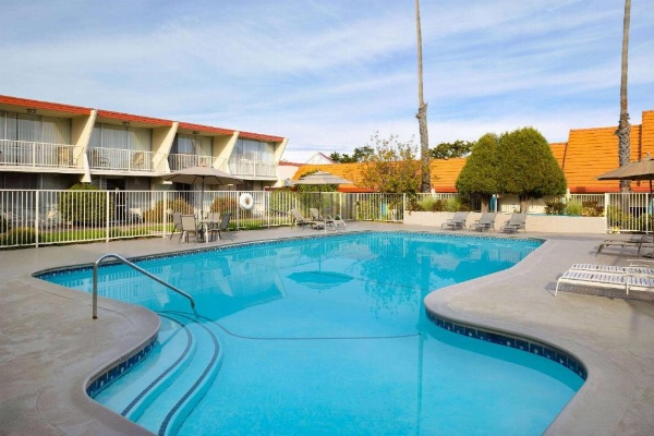 Travelodge by Wyndham Monterey Bay image 9